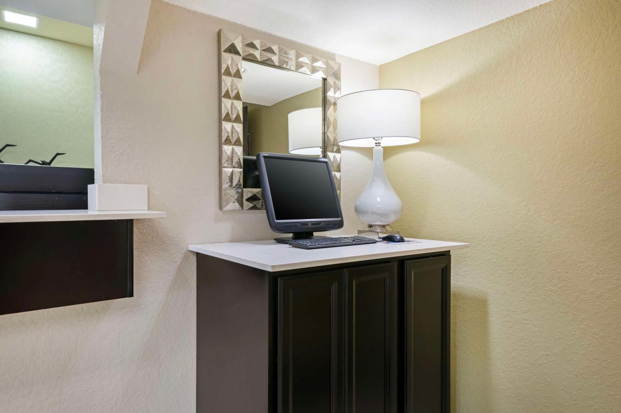 Best Western Edgewater Inn Εξωτερικό φωτογραφία